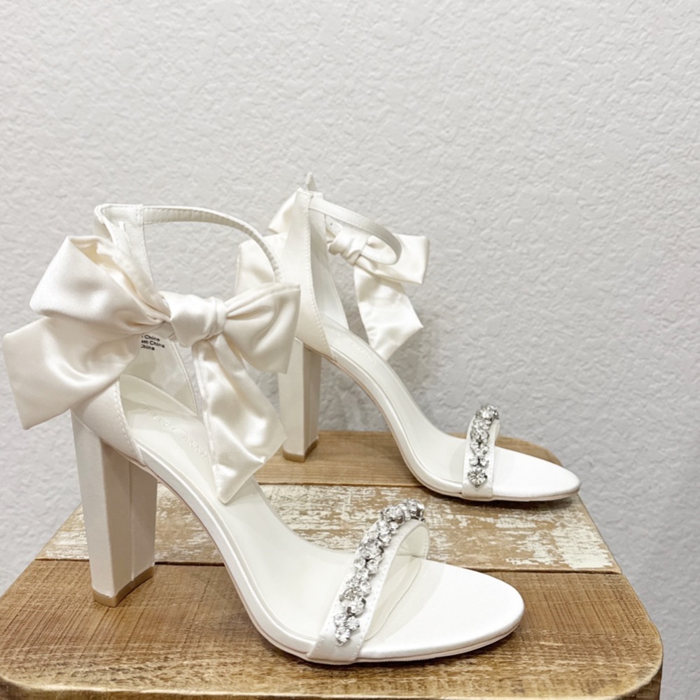 Oleg Cassini Melanie Crystal Strap Heels Sandals Size 7 NEW - Picture 3 of 10